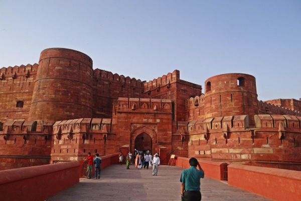 information about agra fort